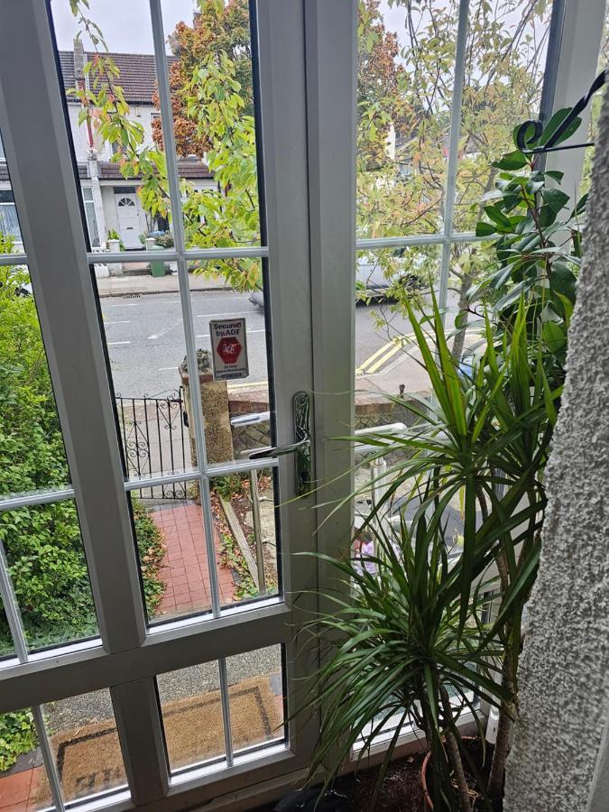 Ensuite Double Room Elizabeth Line Abbeywood Abbey Wood Exterior foto